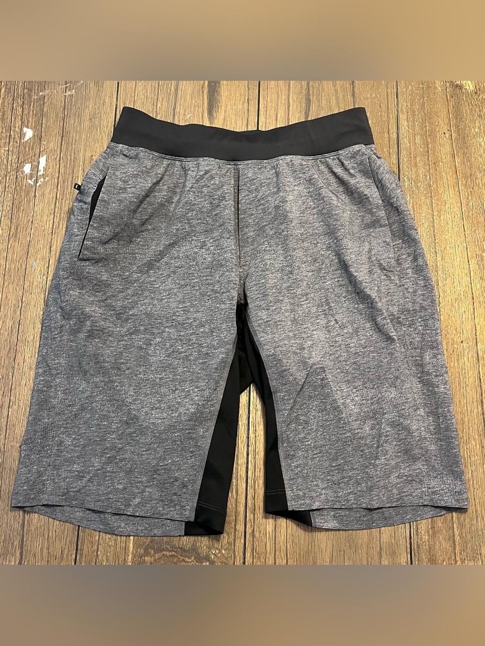 Lululemon T.H.E. The Short Linerless Men's Gray Shorts Men’s Small